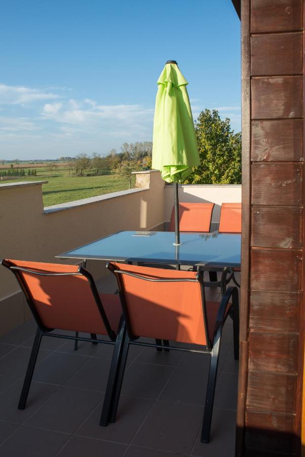 Eliza 1 Birdland Golf Apartman Bük 外观 照片